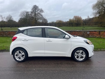 Used Hyundai i10 2020 for sale - 76727476: Photo