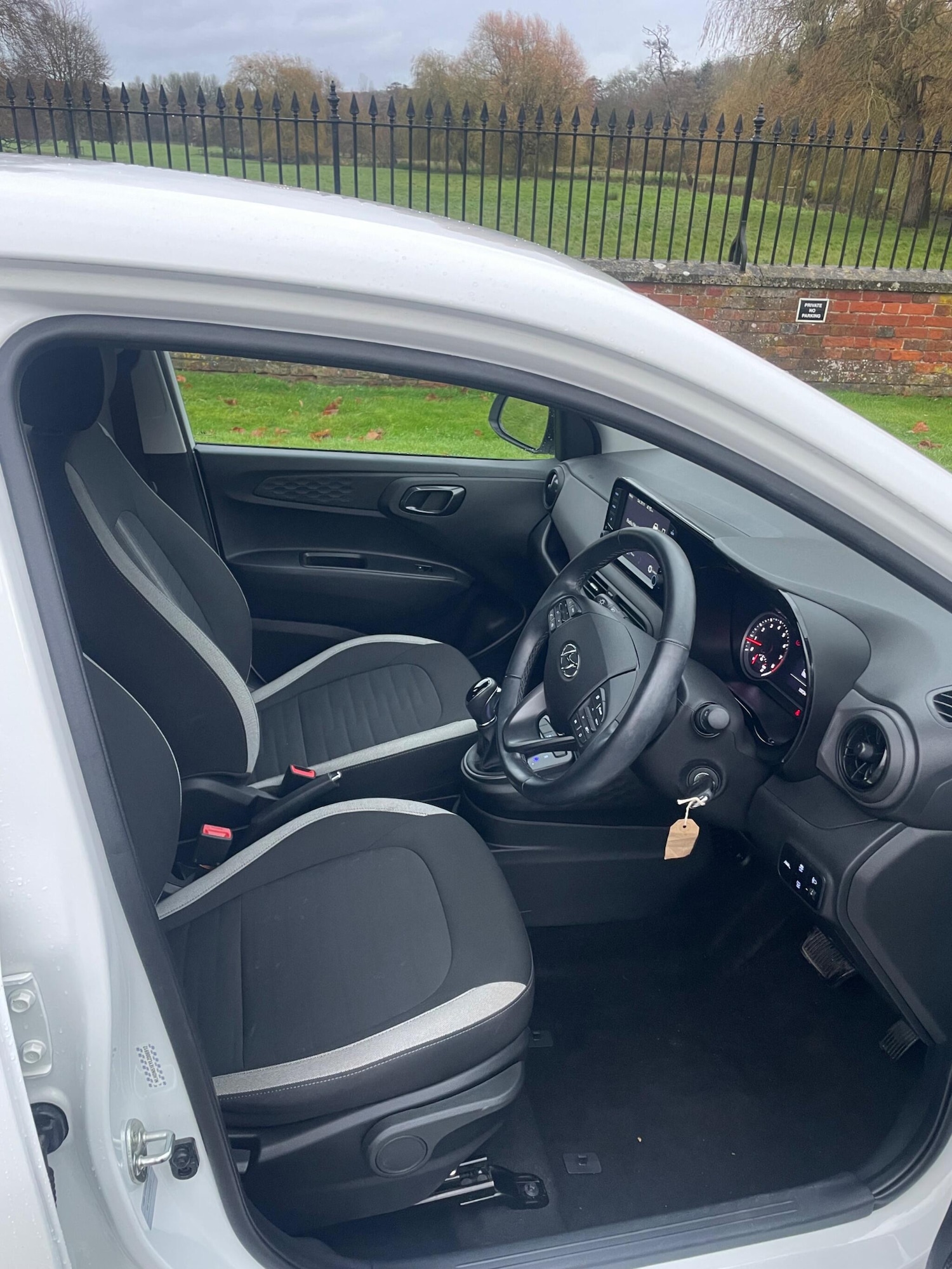 Used Hyundai i10 2020 for sale - 76727476: Photo 3