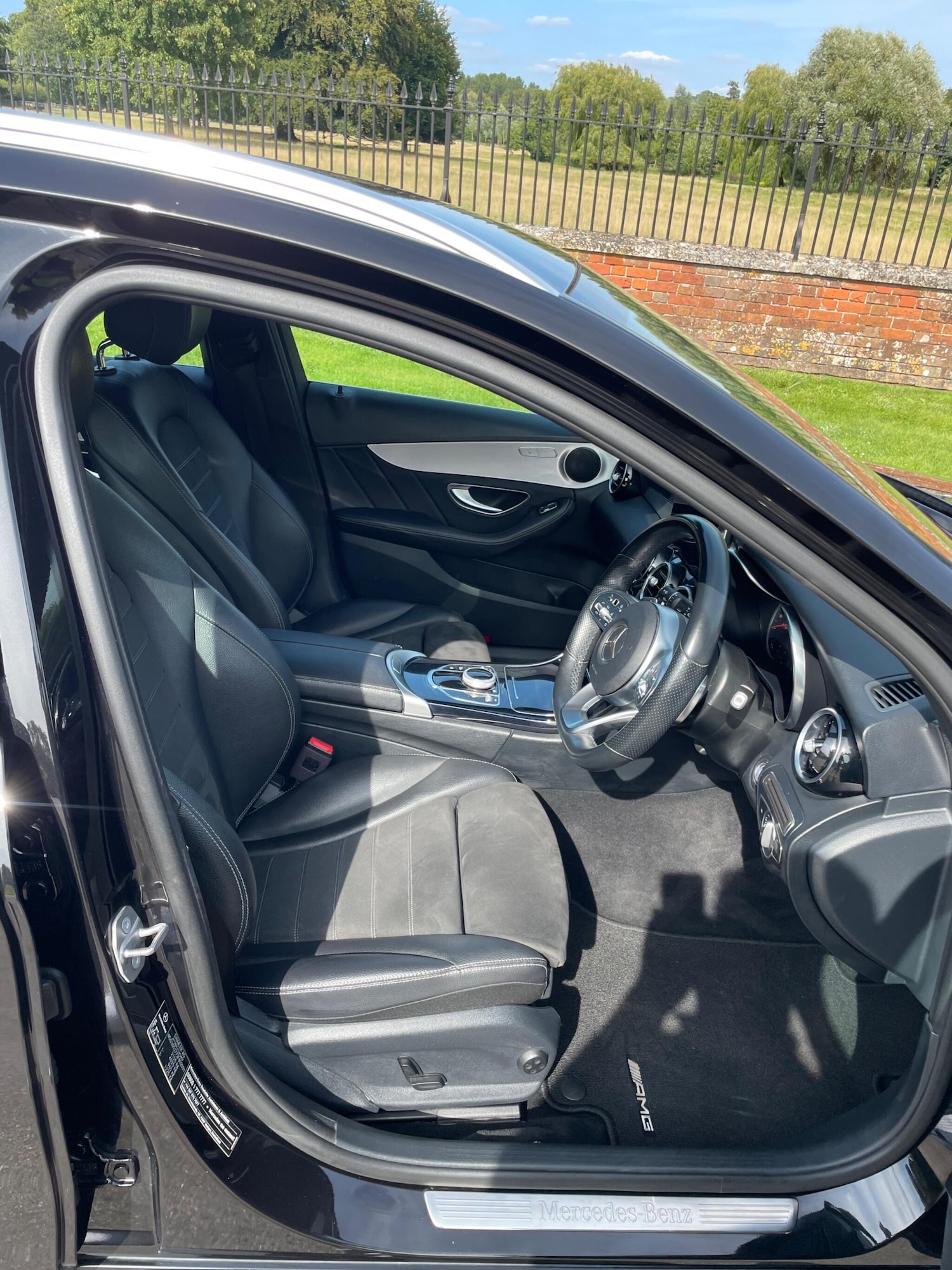 Used Mercedes-Benz C Class 2018 for sale - 77525177: Photo 3