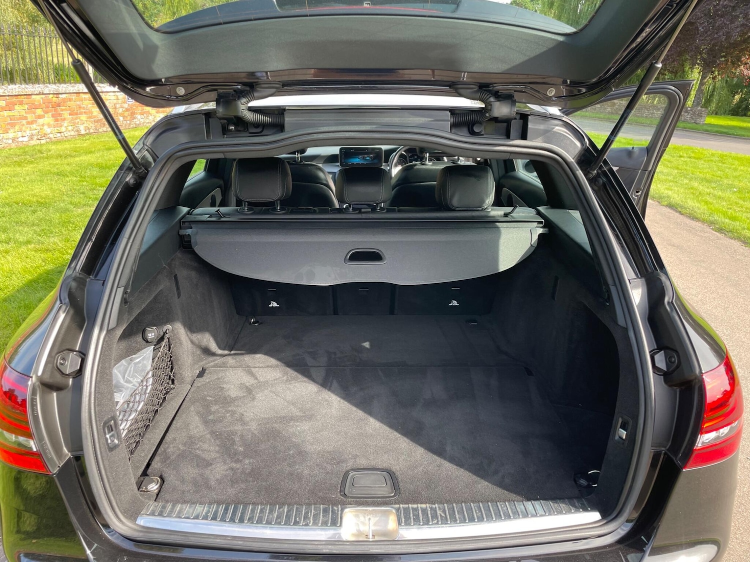 Used Mercedes-Benz C Class 2018 for sale - 77525177: Photo 9