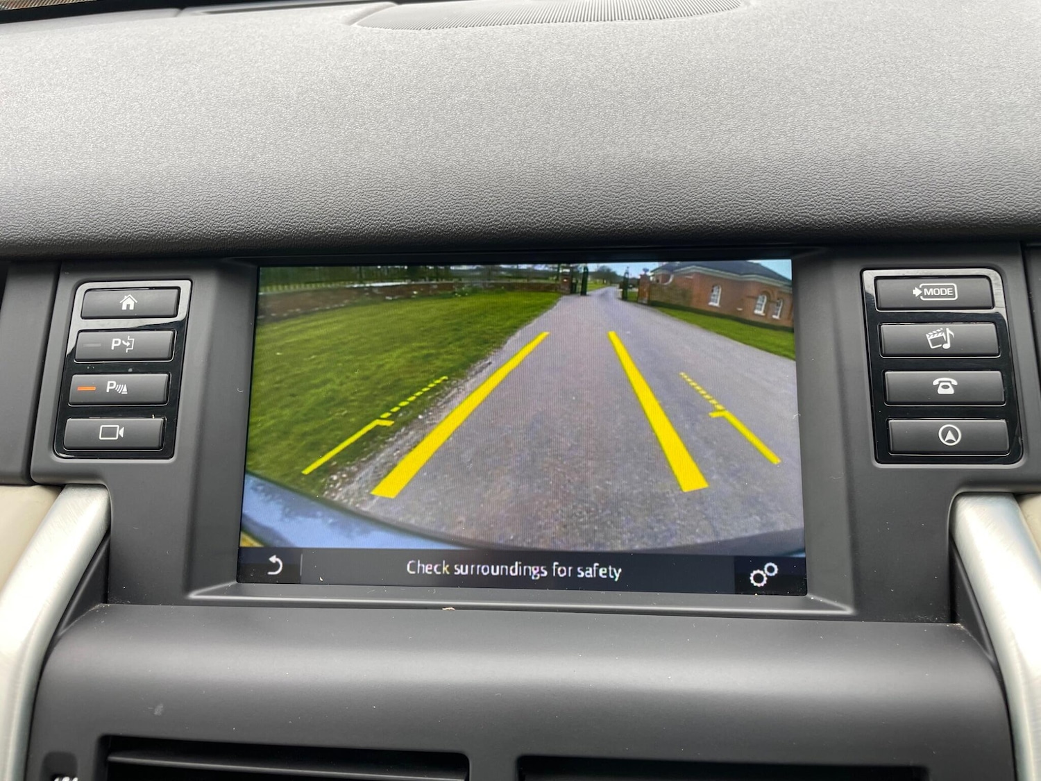 Used Land Rover Discovery Sport 2017 for sale - 78007385: Photo 12