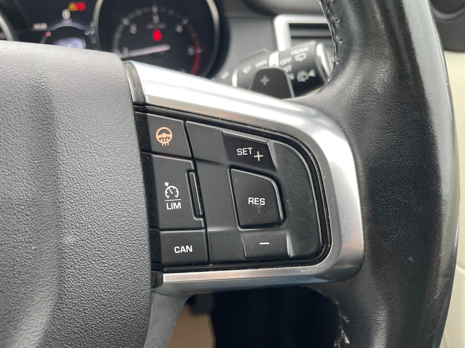 Used Land Rover Discovery Sport 2017 for sale - 78007385: Photo 15