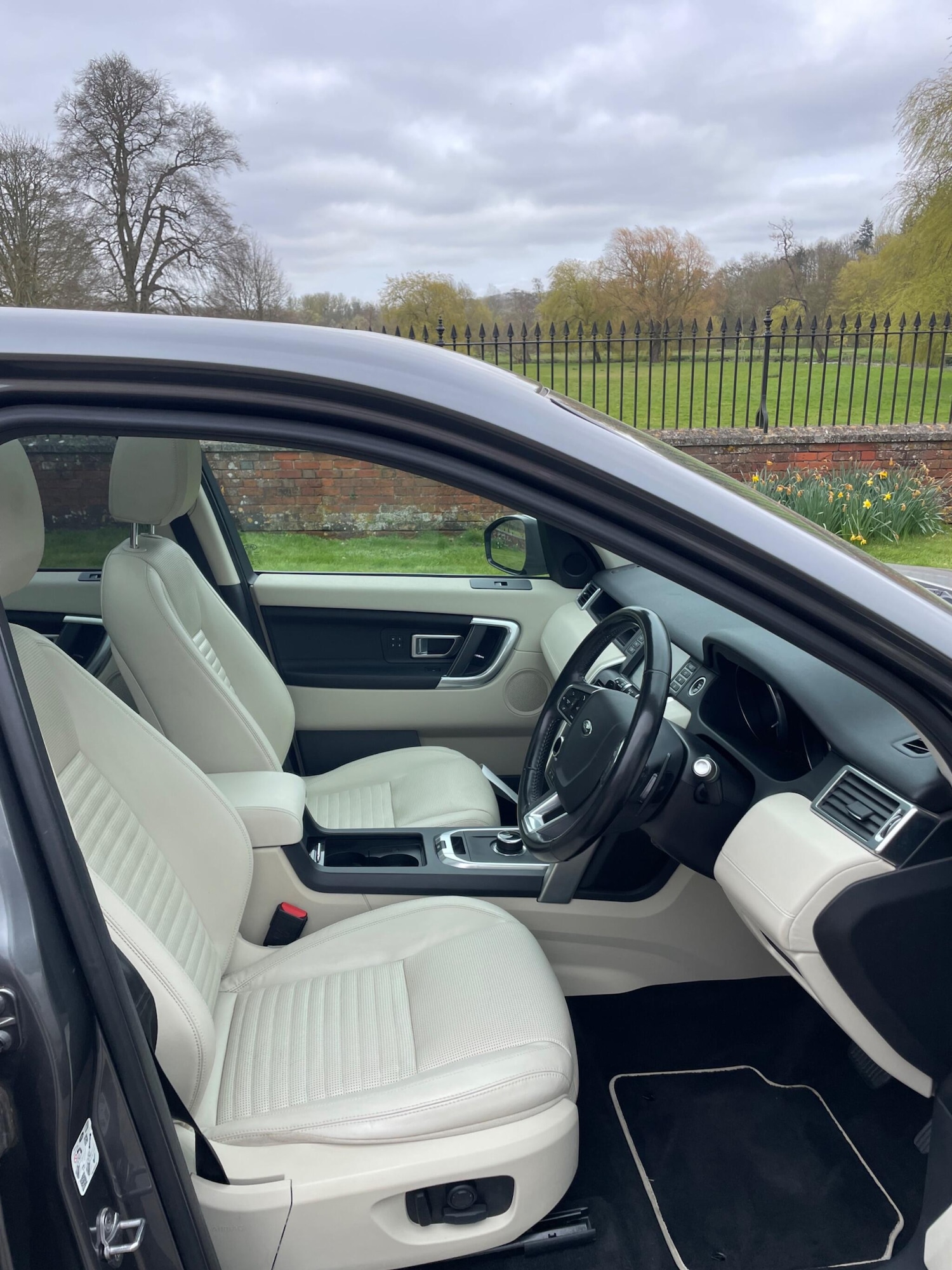 Used Land Rover Discovery Sport 2017 for sale - 78007385: Photo 3