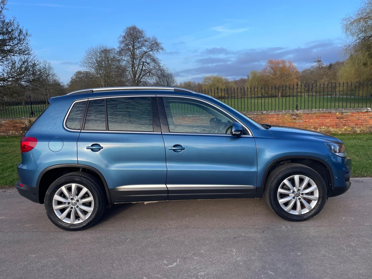 Used Volkswagen Tiguan 2015 for sale - 77738095: Photo 2