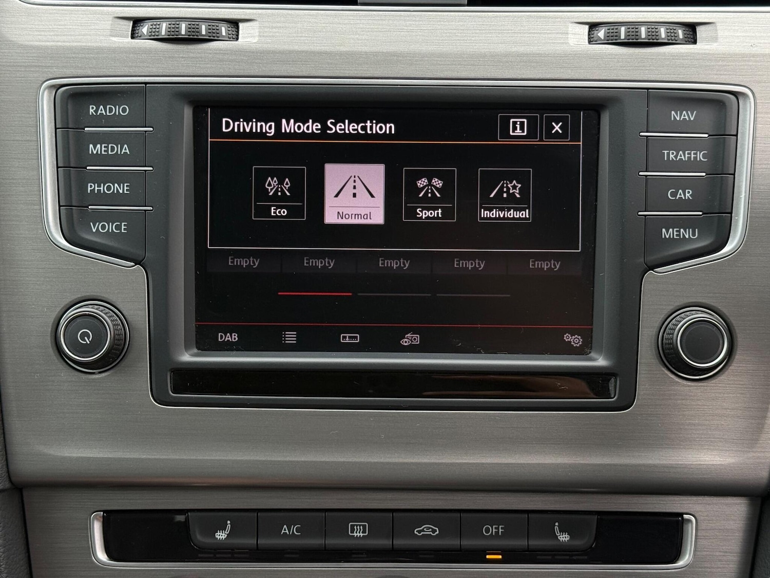 Used Volkswagen Golf 2016 for sale - 76632805: Photo 16