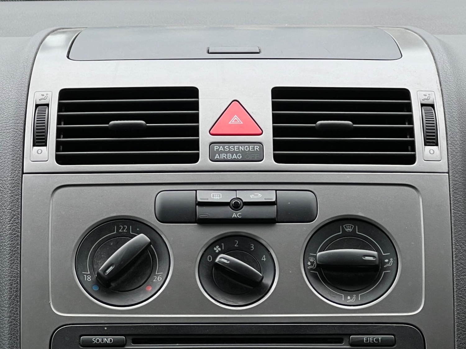 Used Volkswagen Touran 2009 for sale - 76634050: Photo 19