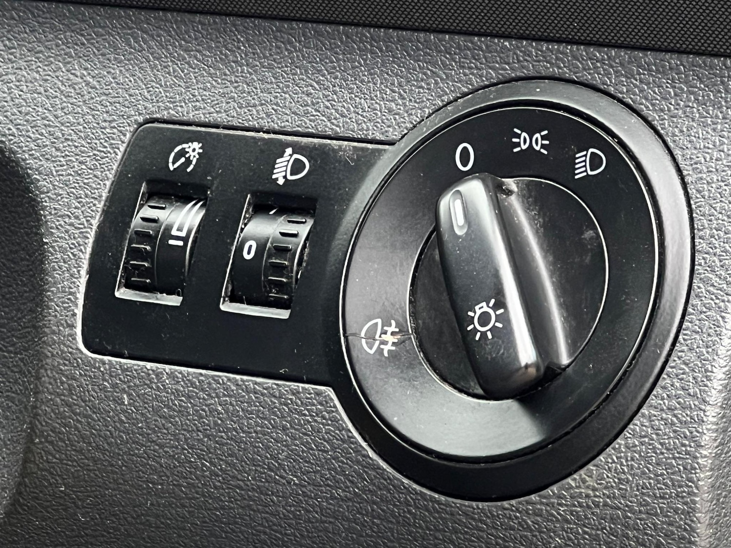 Used Volkswagen Touran 2009 for sale - 76634050: Photo 24