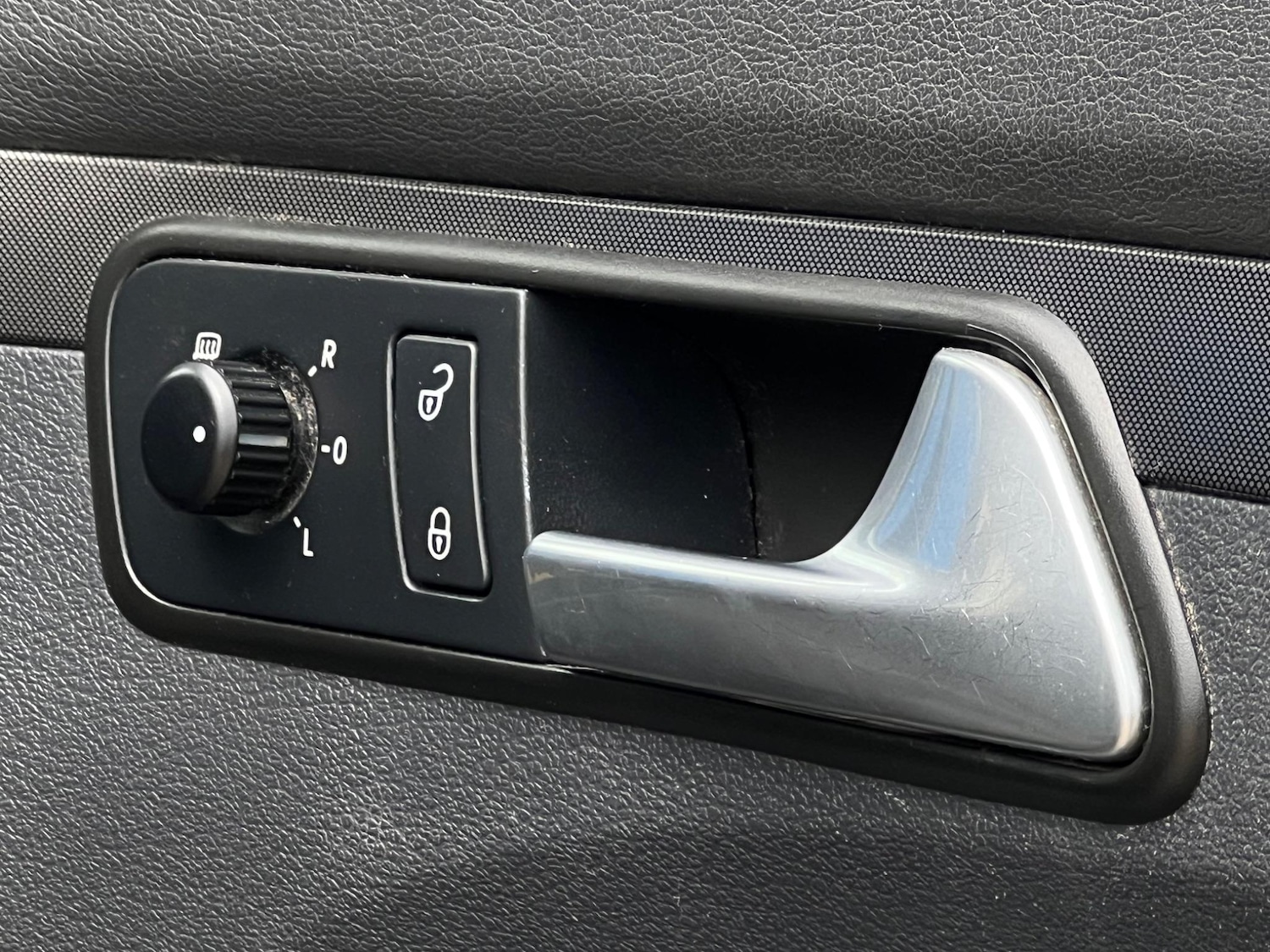 Used Volkswagen Touran 2009 for sale - 76634050: Photo 25