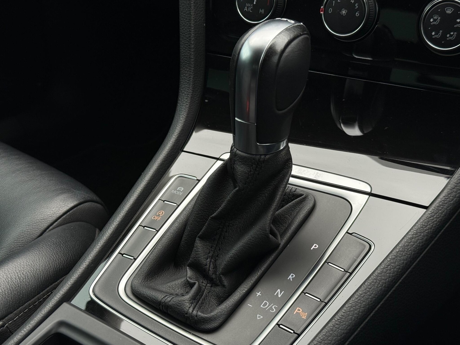 Used Volkswagen Golf 2013 for sale - 76633604: Photo 24