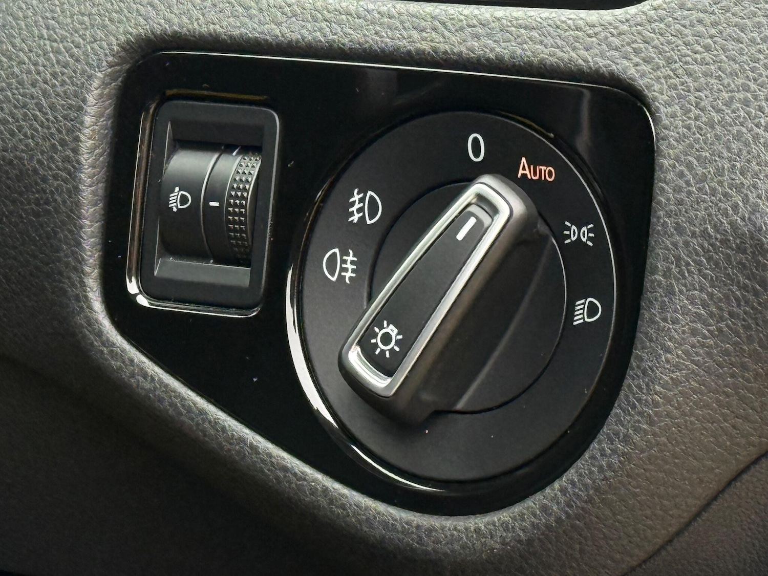 Used Volkswagen Golf 2013 for sale - 76633604: Photo 36