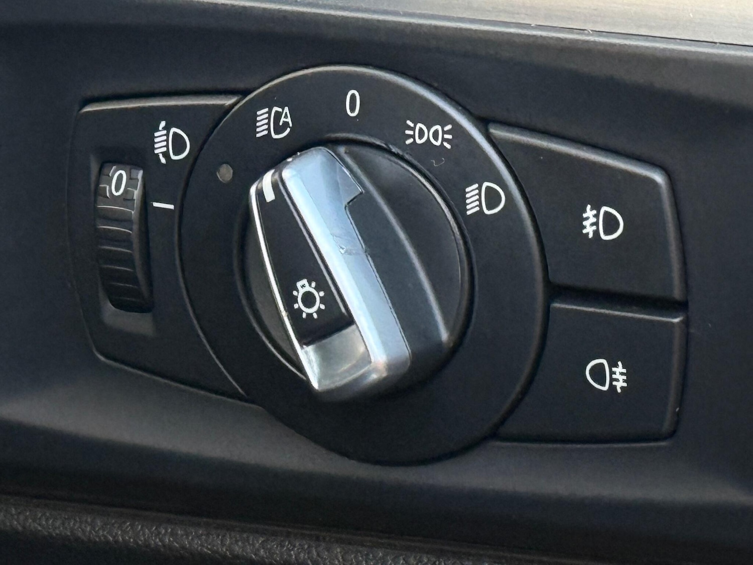 Used BMW 3 Series 2010 for sale - 77230343: Photo 24