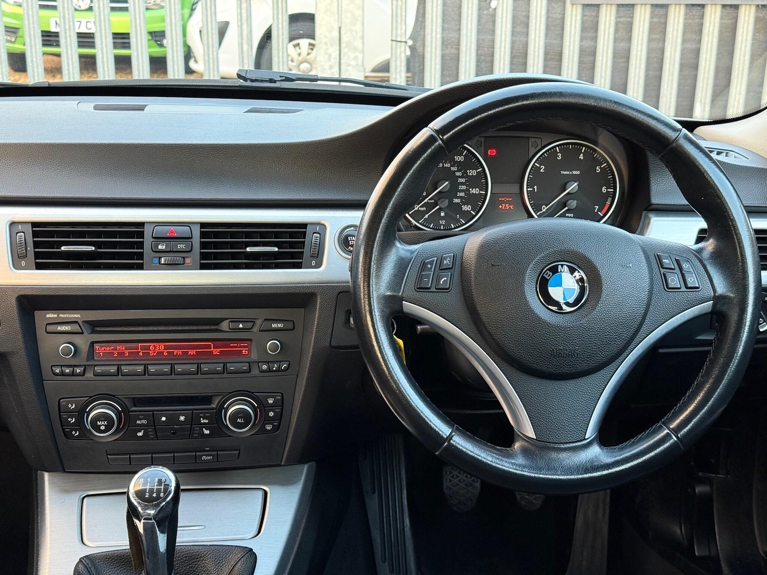 Used BMW 3 Series 2010 for sale - 77230343: Photo 9