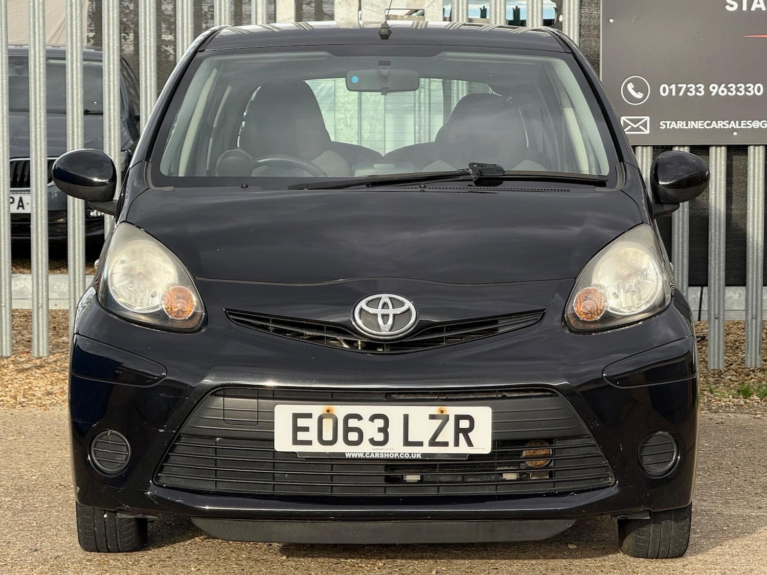 Used Toyota AYGO 2013 for sale - 76632723: Photo 2