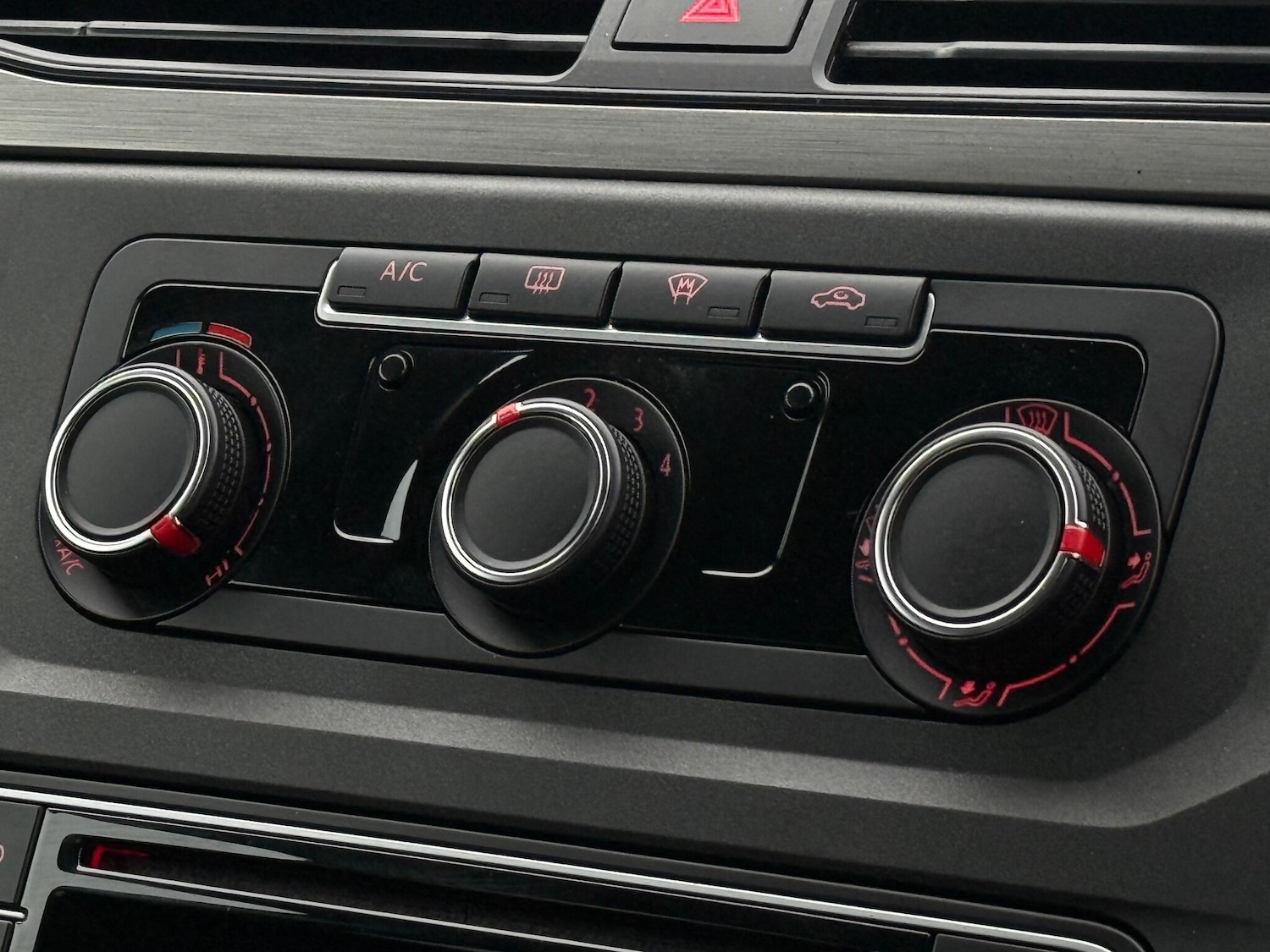 Used Volkswagen Caddy Maxi Life 2017 for sale - 77166975: Photo 17