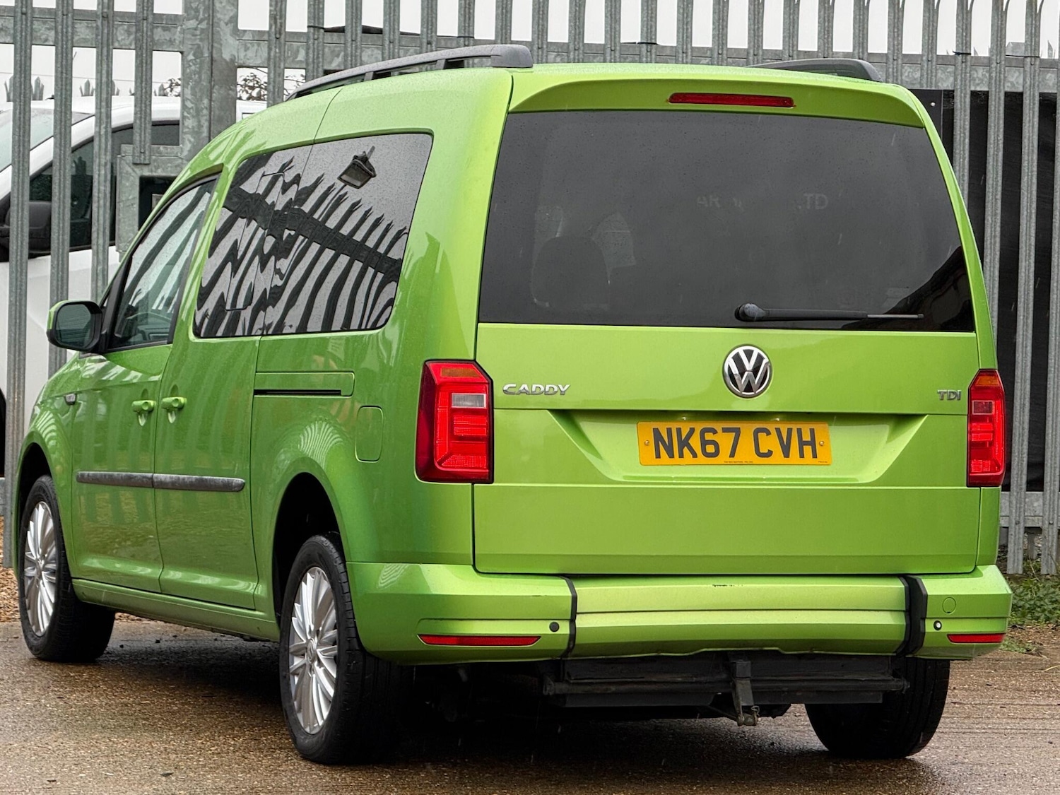 Used Volkswagen Caddy Maxi Life 2017 for sale - 77166975: Photo 5