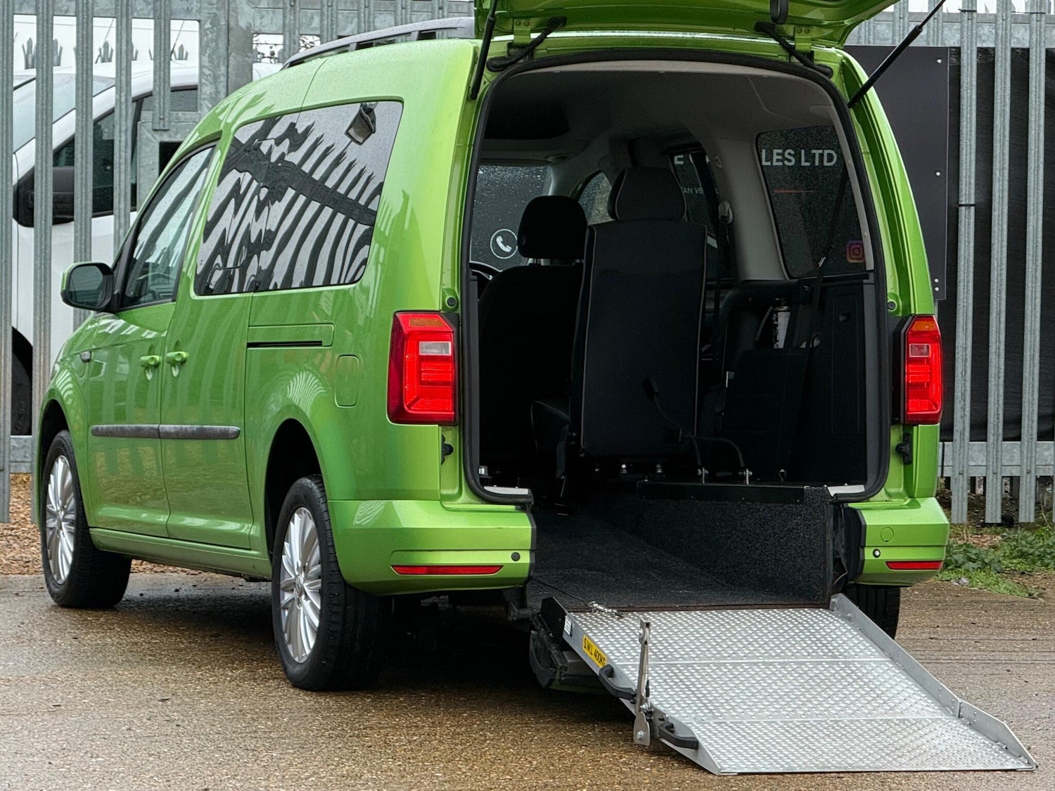 Used Volkswagen Caddy Maxi Life 2017 for sale - 77166975: Photo 6