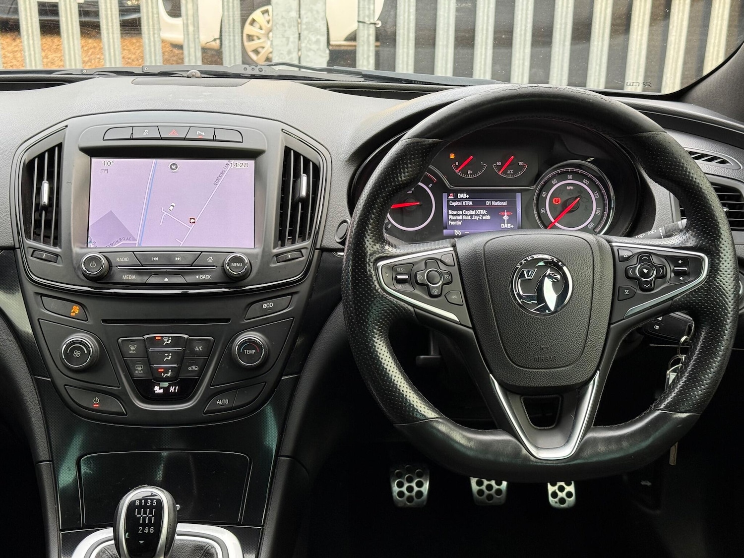 Used Vauxhall Insignia 2014 for sale - 76752492: Photo 9