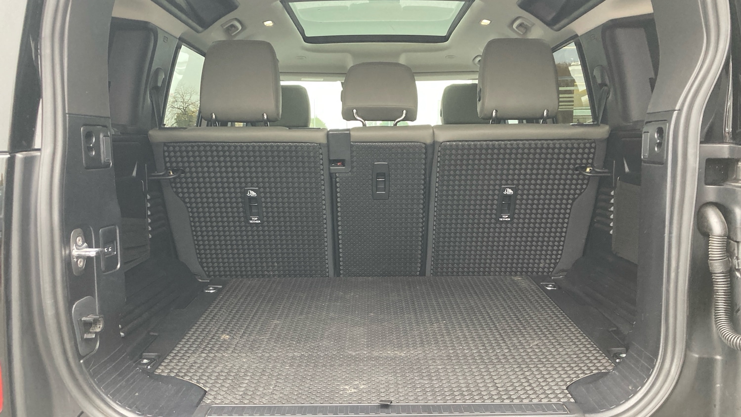 Used Land Rover Defender 2023 for sale - 77603591: Photo 10