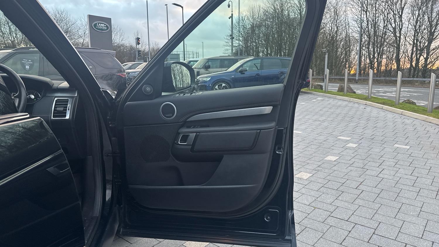 Used Land Rover Discovery 2022 for sale - 76859049: Photo 56