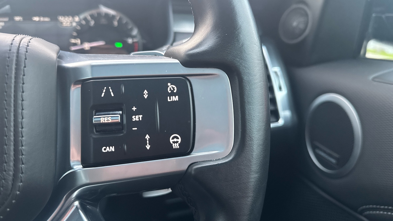 Used Land Rover Discovery 2022 for sale - 76859049: Photo 59