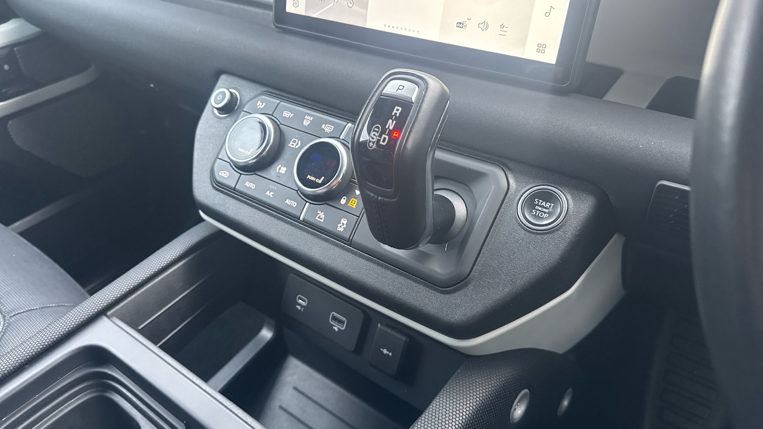 Used Land Rover Defender 2021 for sale - 77581043: Photo 13