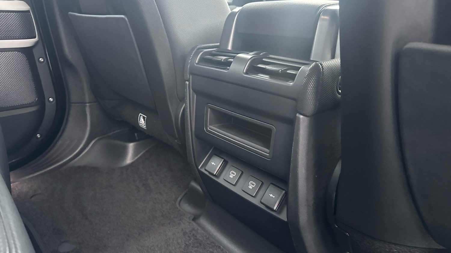 Used Land Rover Defender 2021 for sale - 77581043: Photo 18