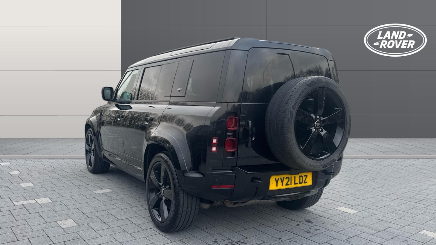 Used Land Rover Defender 2021 for sale - 77581043: Photo 2