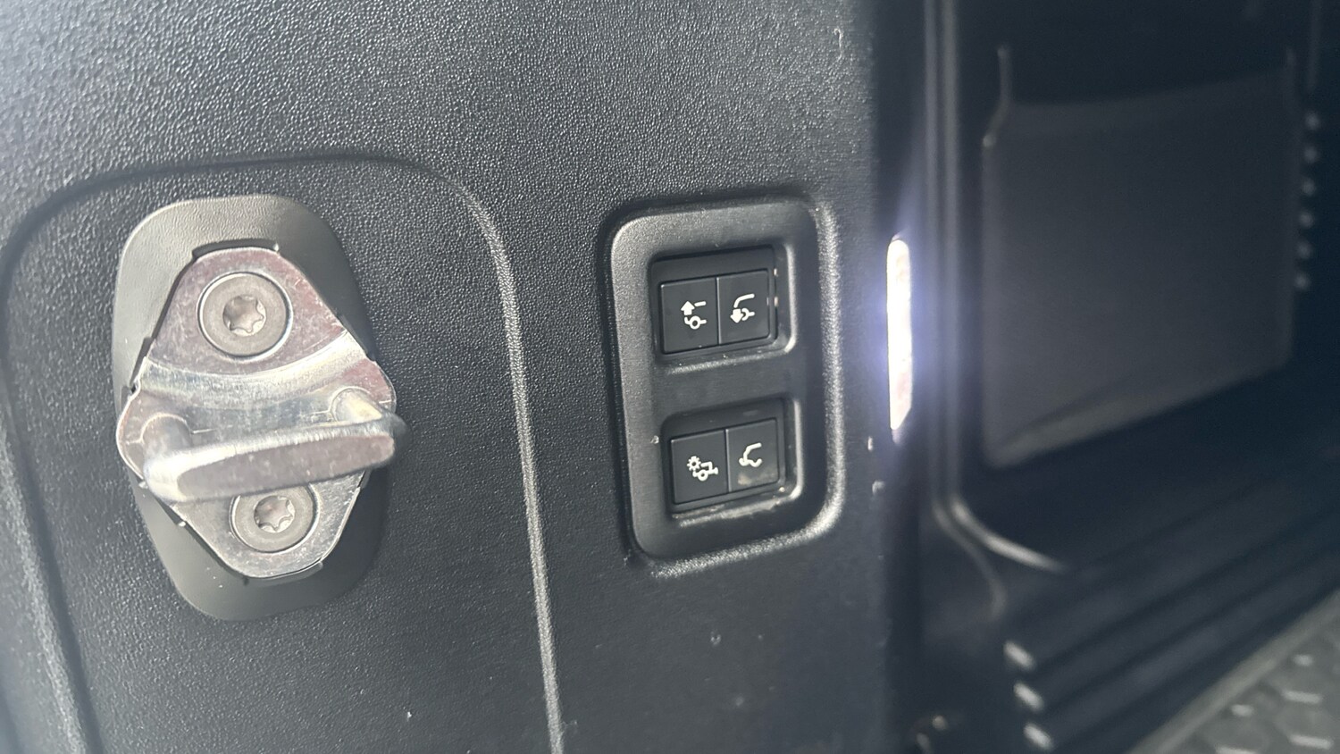 Used Land Rover Defender 2021 for sale - 77581043: Photo 34