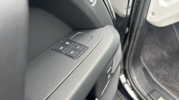 Used Land Rover Defender 2025 for sale - 75314602: Photo 34