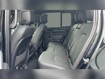 Used Land Rover Defender 2025 for sale - 75314602: Photo