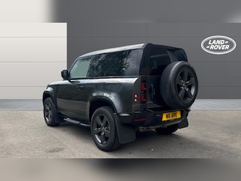 Used Land Rover Defender 2024 for sale - 78499892: Photo