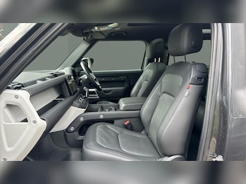 Used Land Rover Defender 2024 for sale - 78499892: Photo