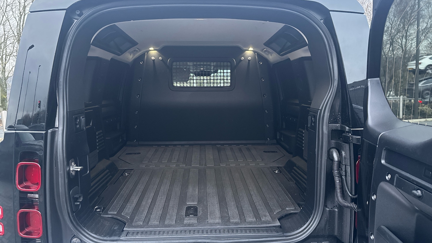 Used Land Rover Defender 2023 for sale - 77113265: Photo 10