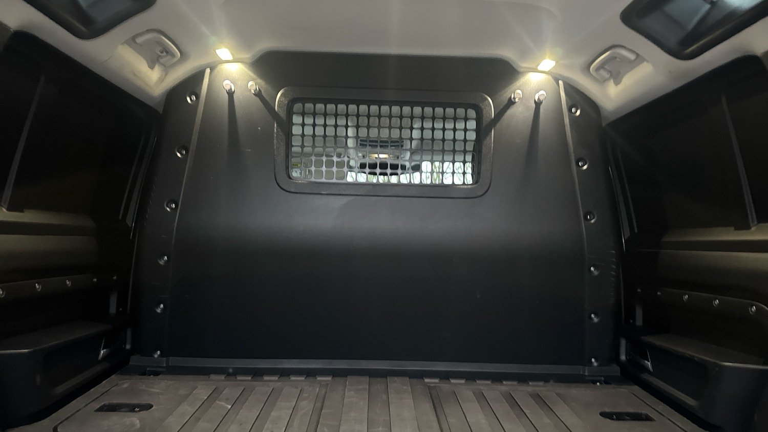 Used Land Rover Defender 2023 for sale - 77113265: Photo 33