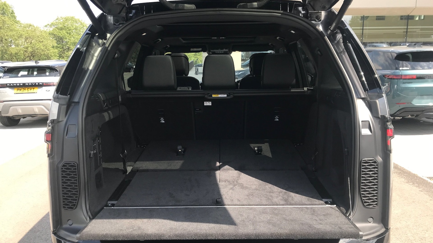 Used Land Rover Discovery 2025 for sale - 75894395: Photo 10