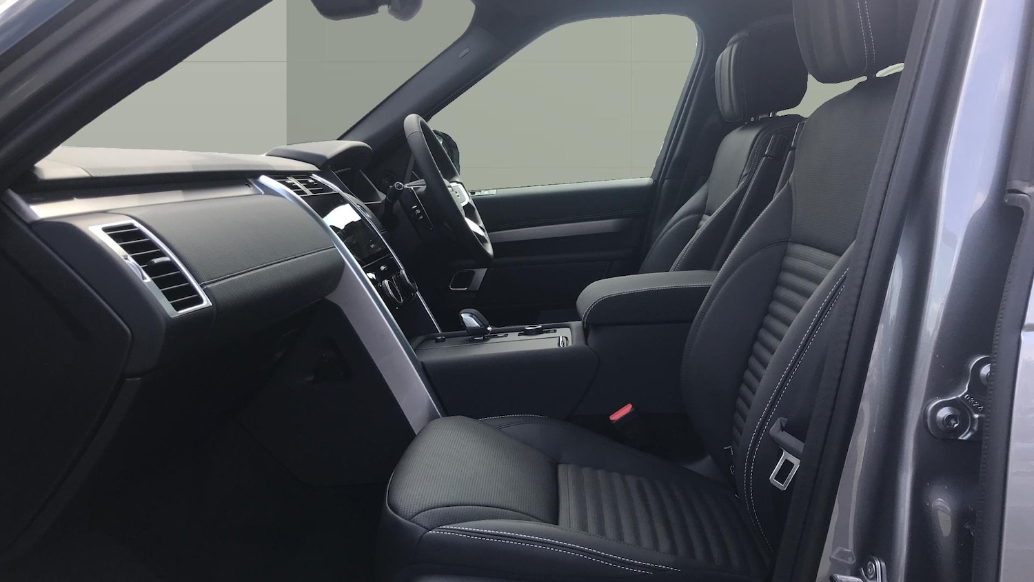 Used Land Rover Discovery 2025 for sale - 75894395: Photo 3