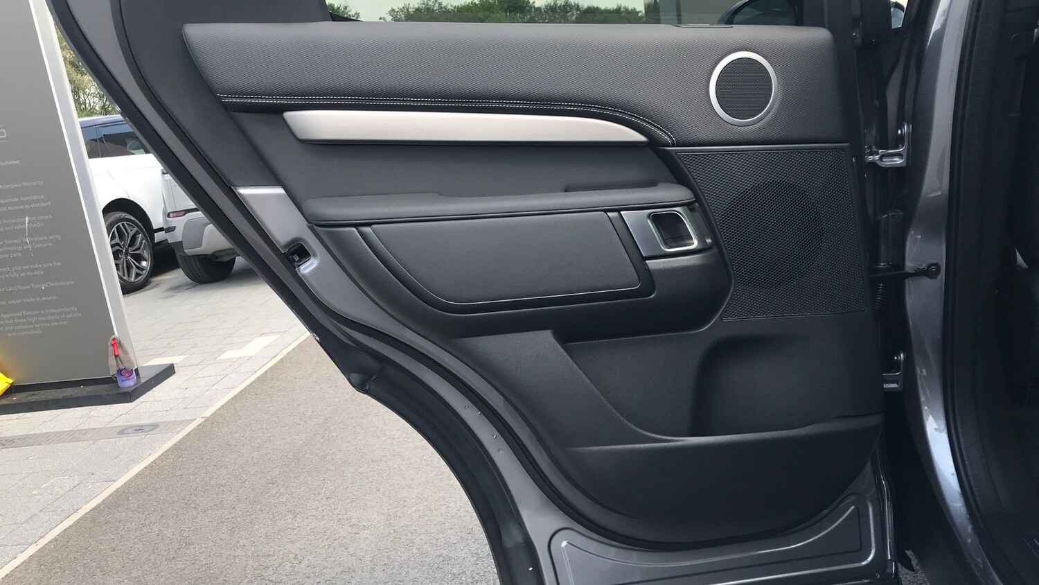 Used Land Rover Discovery 2025 for sale - 75894395: Photo 32