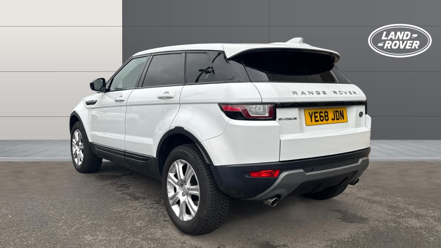 Used Land Rover Range Rover Evoque 2018 for sale - 77357149: Photo 2