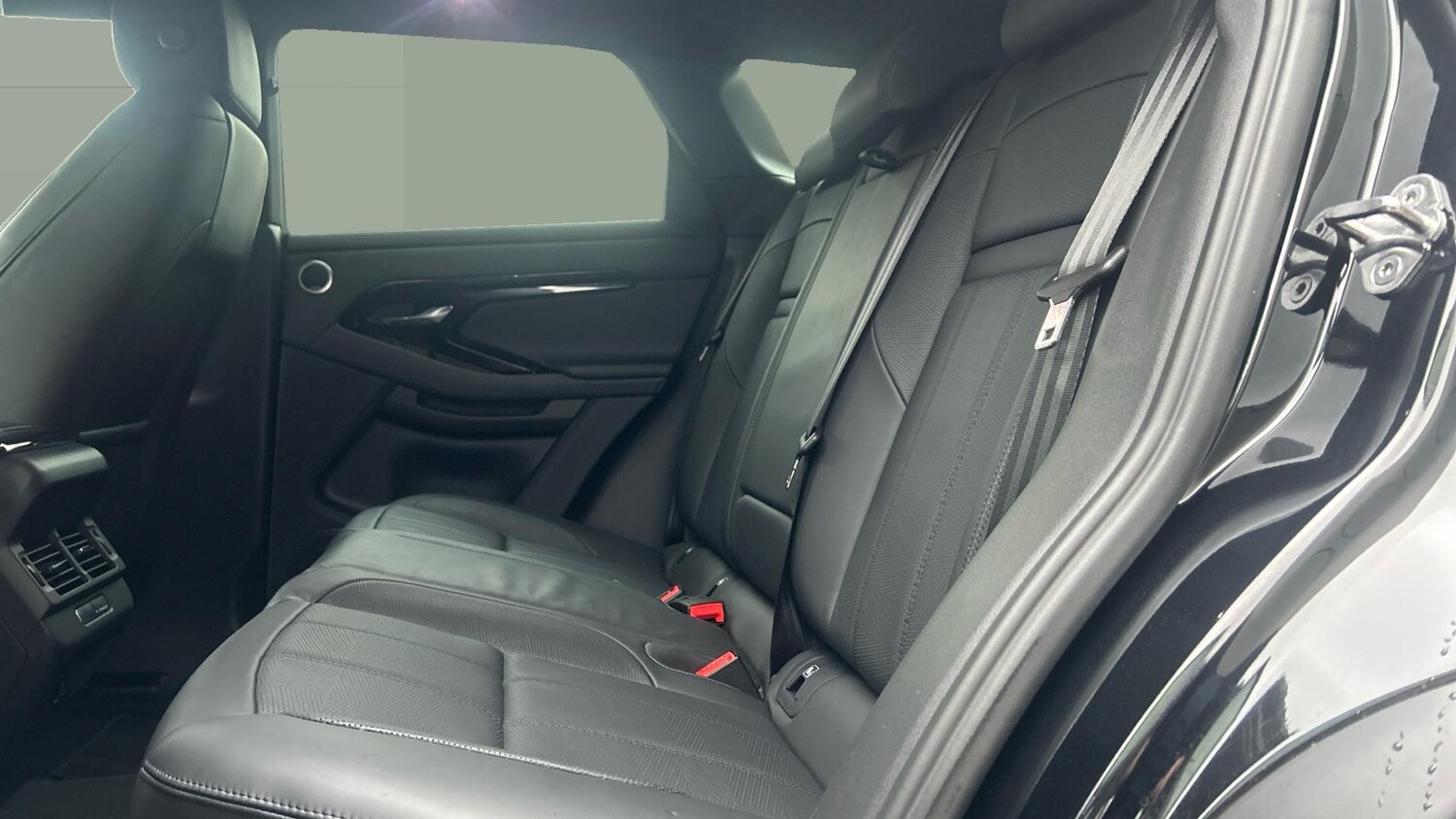 Used Land Rover Range Rover Evoque 2025 for sale - 76461706: Photo 4