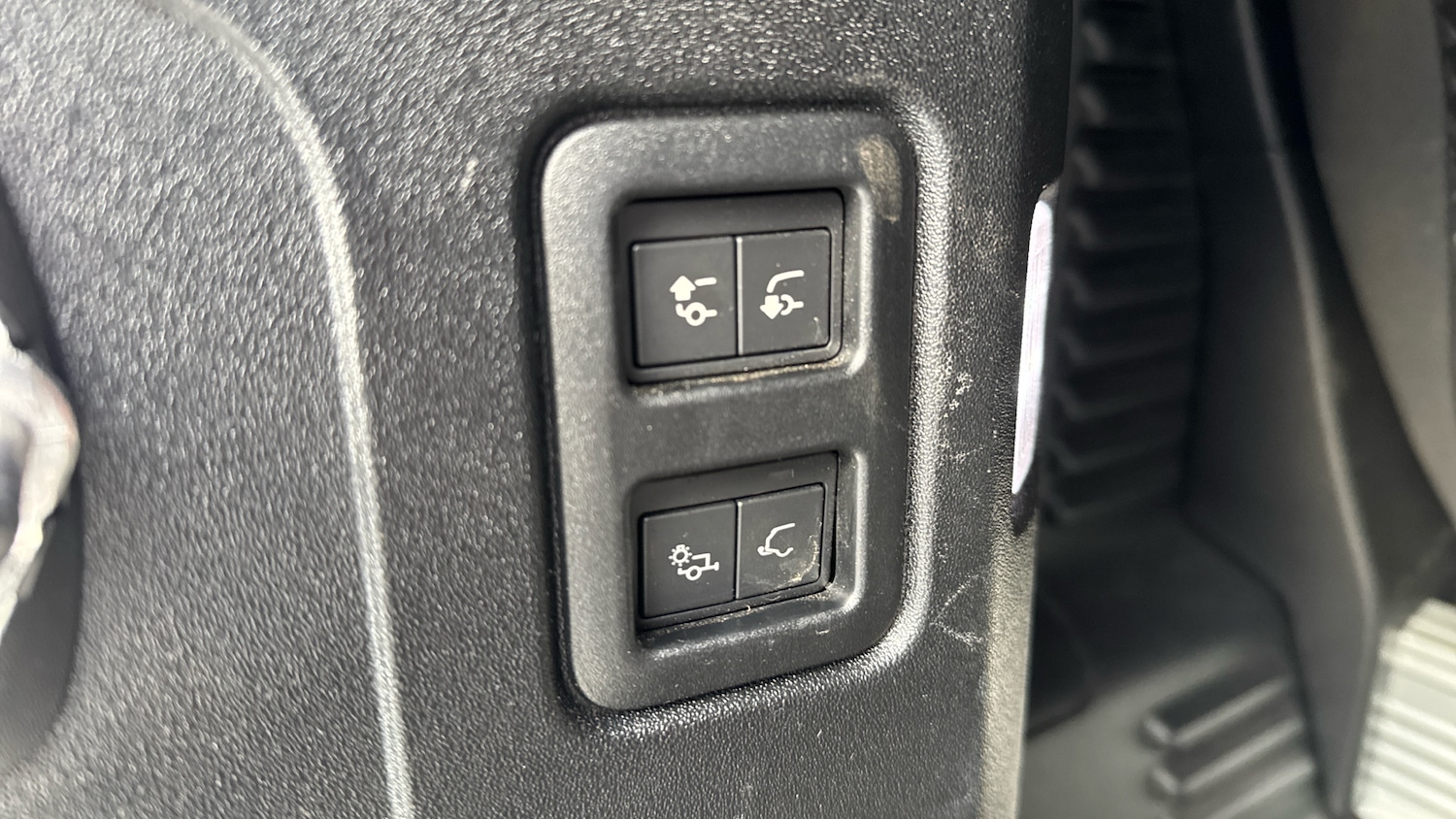 Used Land Rover Defender 2023 for sale - 77406853: Photo 31