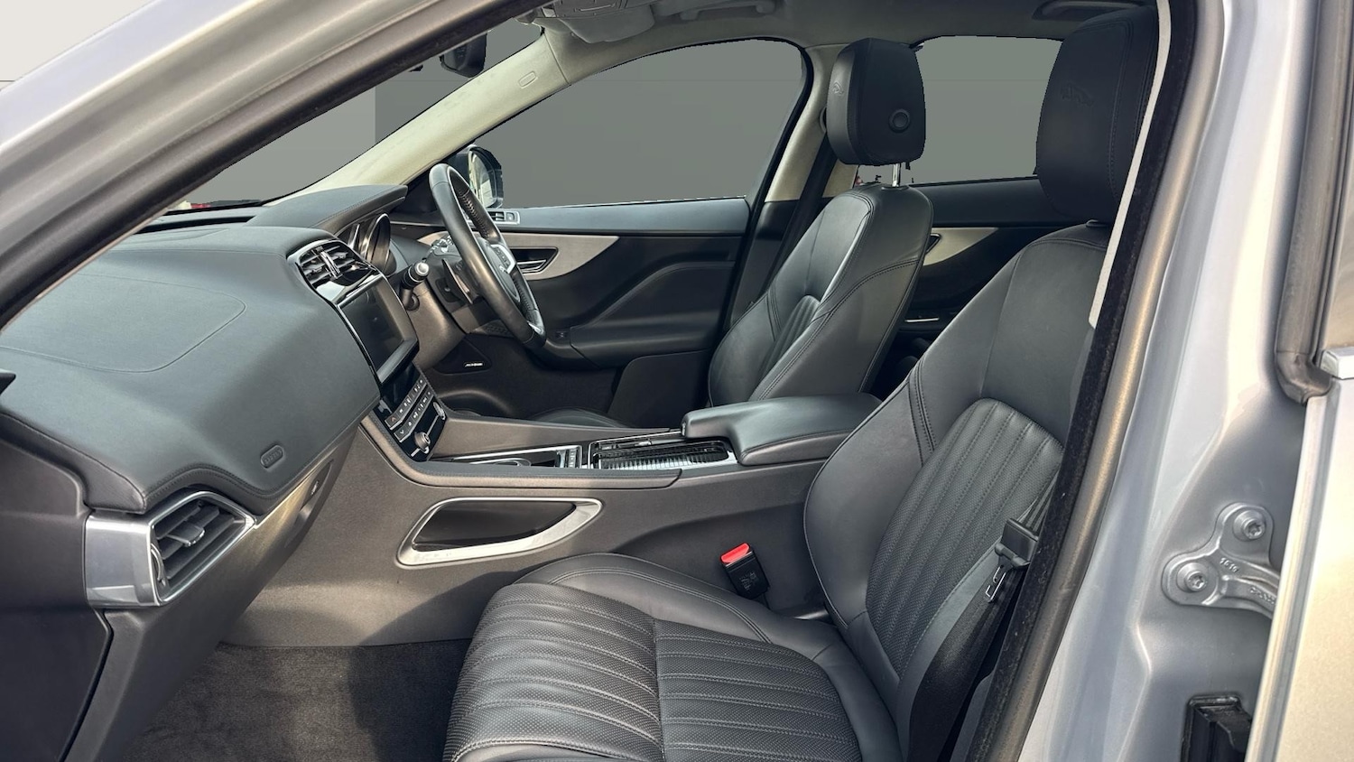 Used Jaguar F-Pace 2019 for sale - 77180630: Photo 3