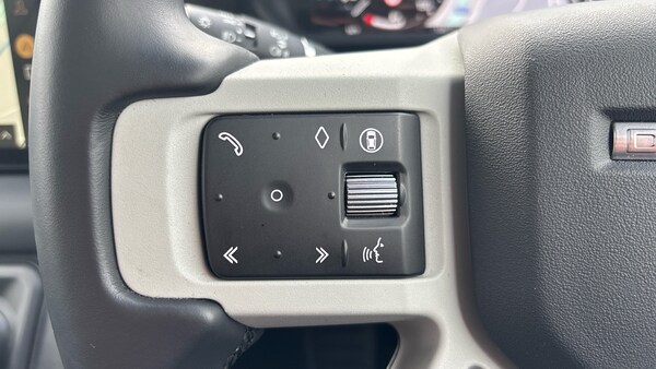 Used Land Rover Defender 2024 for sale - 76219001: Photo 20