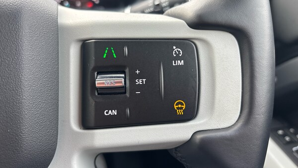 Used Land Rover Defender 2024 for sale - 76219001: Photo 22