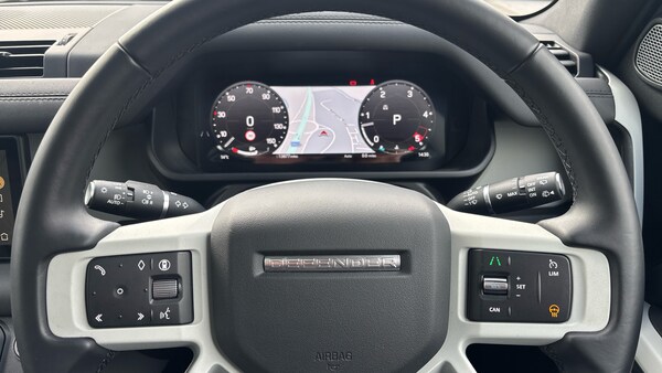 Used Land Rover Defender 2024 for sale - 76219001: Photo 24