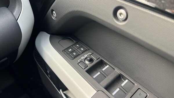Used Land Rover Defender 2024 for sale - 76219001: Photo 26