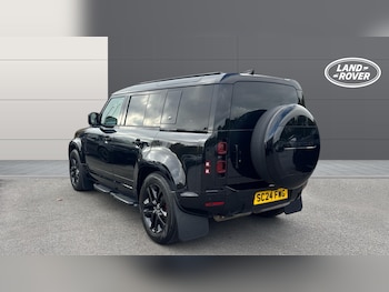 Used Land Rover Defender 2024 for sale - 76219001: Photo