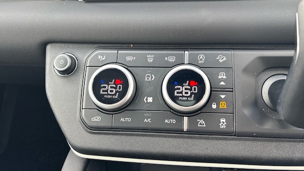Used Land Rover Defender 2024 for sale - 76219001: Photo 34