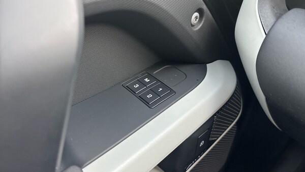 Used Land Rover Defender 2024 for sale - 76219001: Photo 38