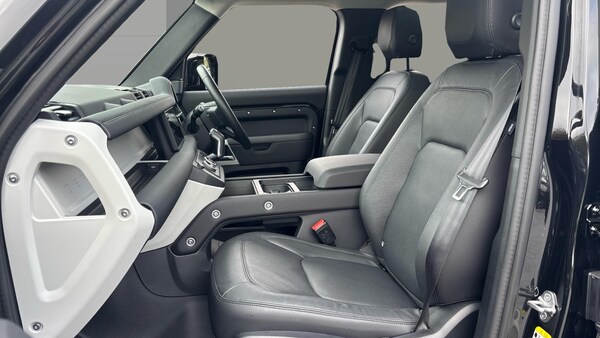 Used Land Rover Defender 2024 for sale - 76219001: Photo 3