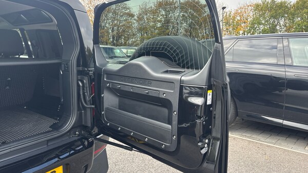 Used Land Rover Defender 2024 for sale - 76219001: Photo 82